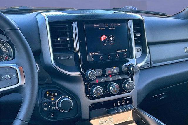 2025 Ram 1500 Big Horn Crew Cab 4x4 5'7" Box