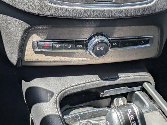 2022 Volvo XC90 T6 Inscription 7 Passenger