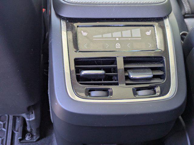 2022 Volvo XC90 T6 Inscription 7 Passenger