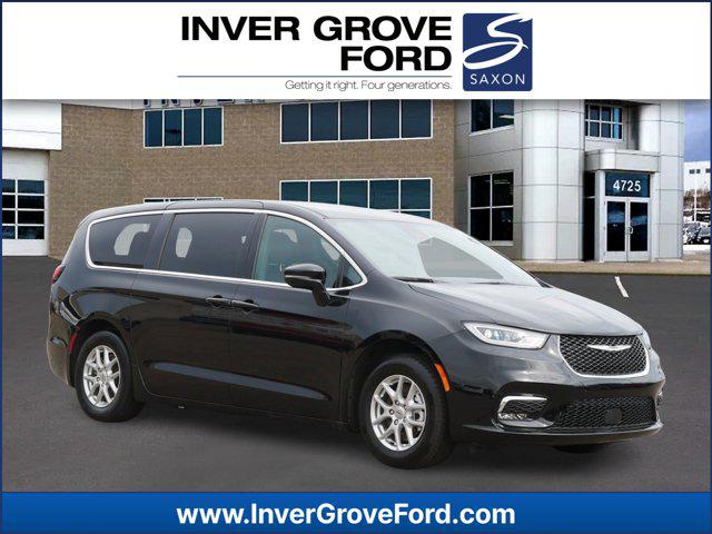 2025 Chrysler Pacifica Select for sale in Inver Grove Heights, MN