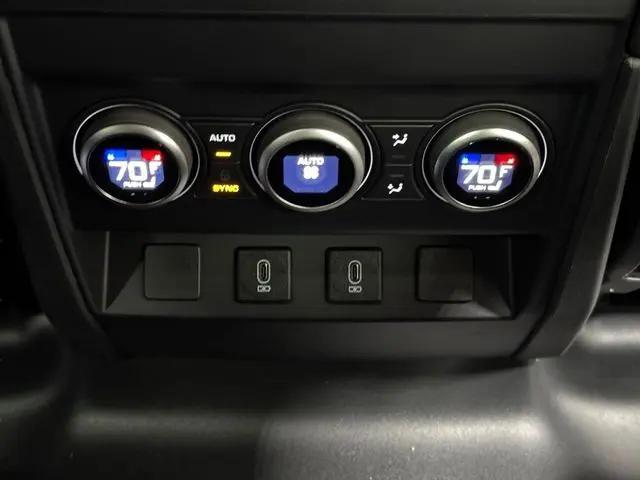 2026 Land Rover Defender P400 X-Dynamic SE