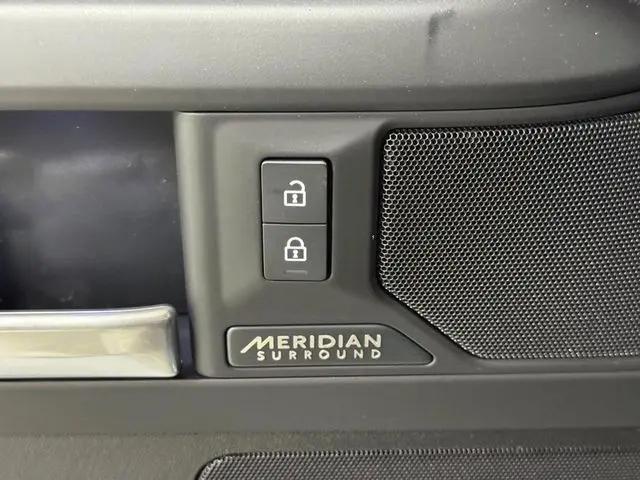 2026 Land Rover Defender P400 X-Dynamic SE