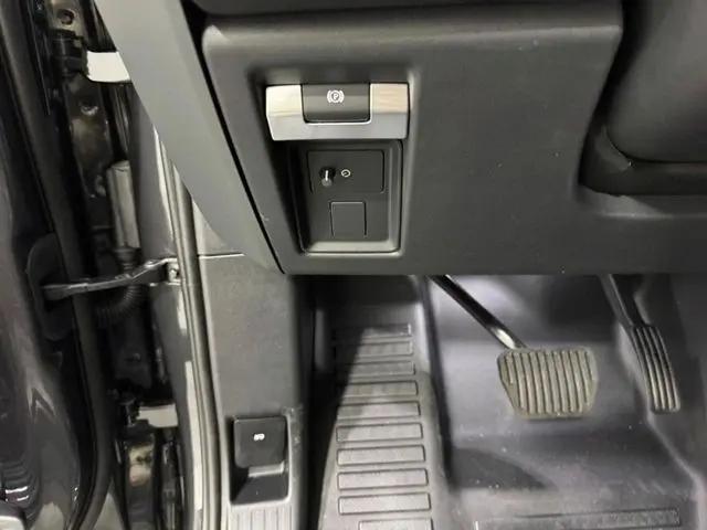 2026 Land Rover Defender P400 X-Dynamic SE