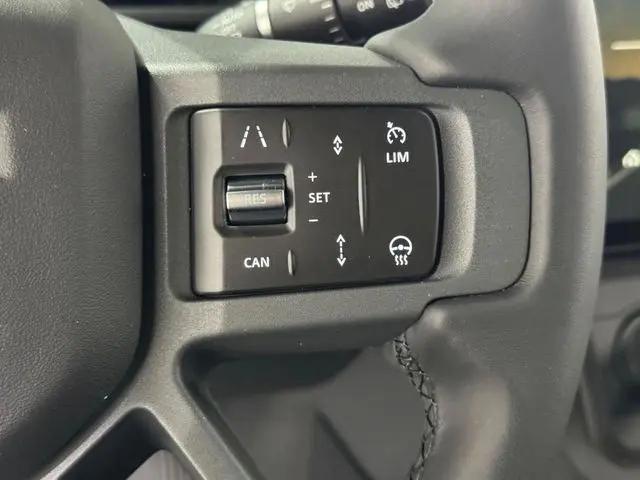 2026 Land Rover Defender P400 X-Dynamic SE