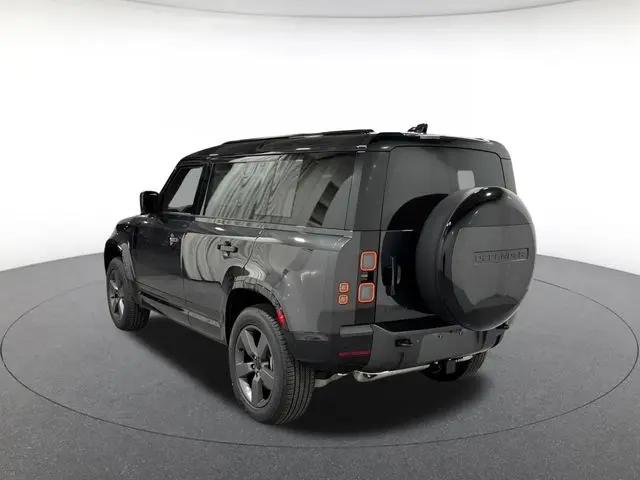 2026 Land Rover Defender P400 X-Dynamic SE