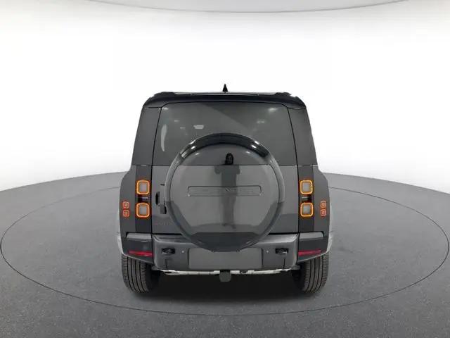 2026 Land Rover Defender P400 X-Dynamic SE