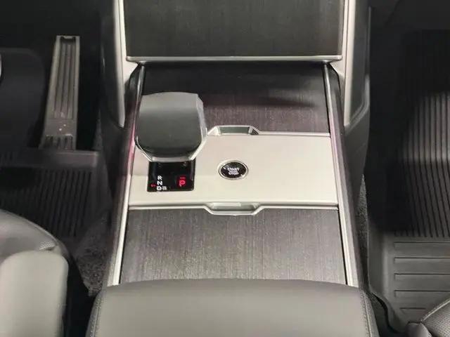 2026 Land Rover Range Rover P400 SE 7 Seat