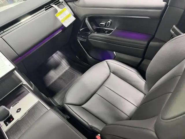 2026 Land Rover Range Rover P400 SE 7 Seat