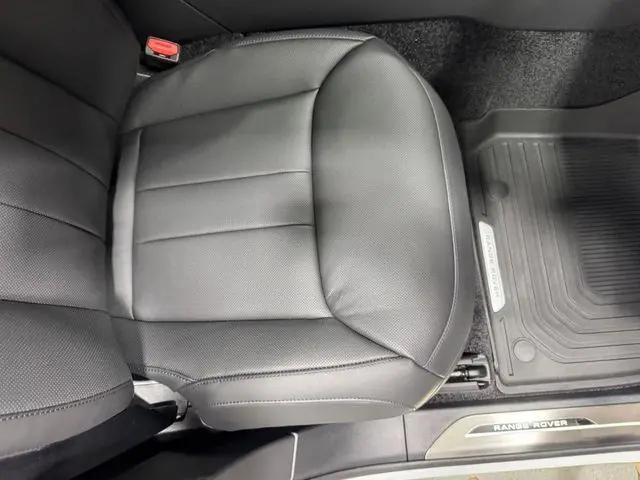 2026 Land Rover Range Rover P400 SE 7 Seat