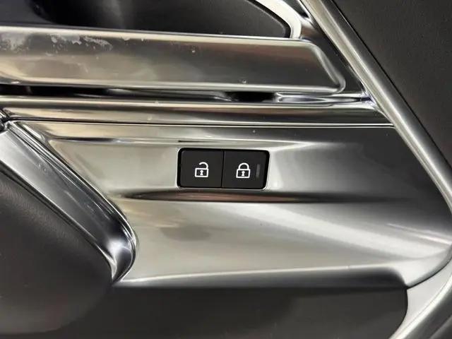 2026 Land Rover Range Rover P400 SE 7 Seat
