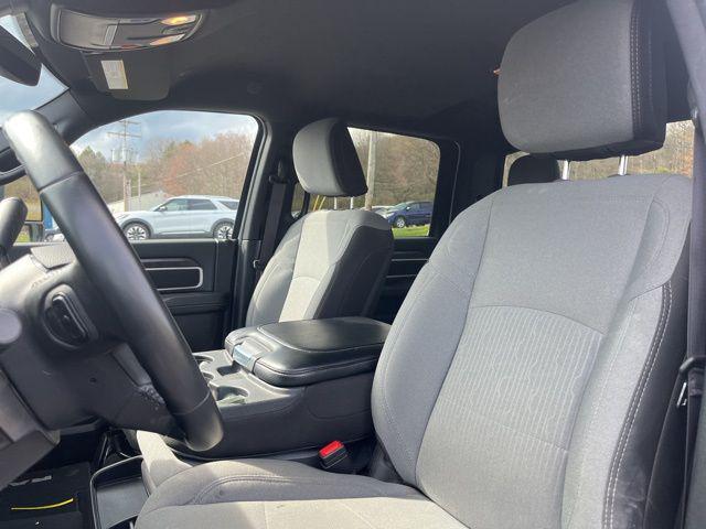 2024 Ram 3500 Big Horn Crew Cab 4x4 8' Box