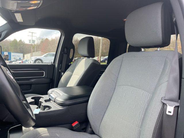 2024 Ram 3500 Big Horn Crew Cab 4x4 8' Box