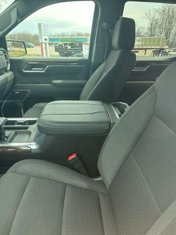 2025 GMC Sierra 1500 4WD Crew Cab Short Box Elevation with 3SB