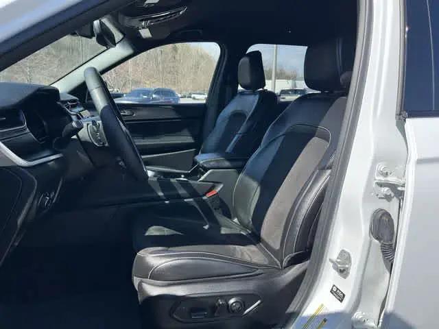 2023 Jeep Grand Cherokee L Altitude 4x4