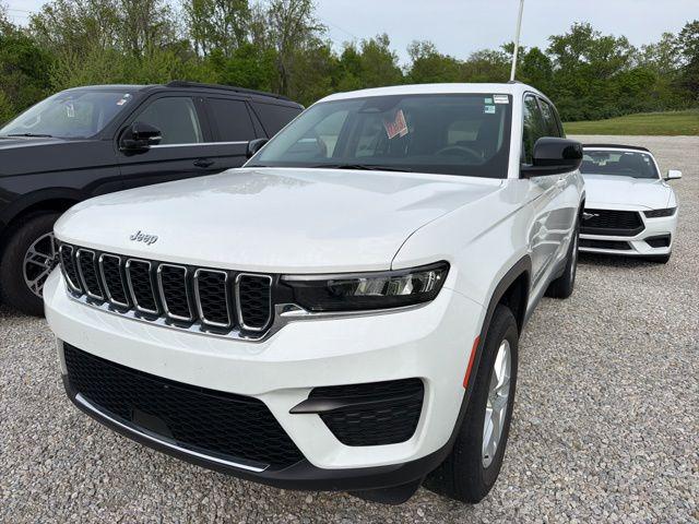 2023 Jeep Grand Cherokee Laredo 4x4