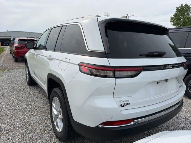 2023 Jeep Grand Cherokee Laredo 4x4