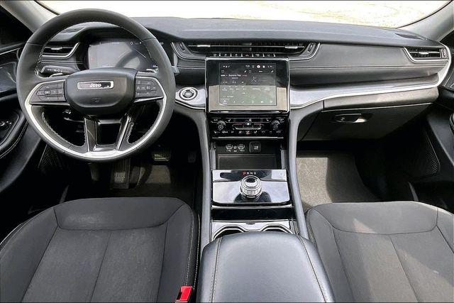 2023 Jeep Grand Cherokee Laredo 4x4