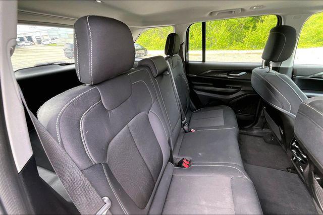 2023 Jeep Grand Cherokee Laredo 4x4