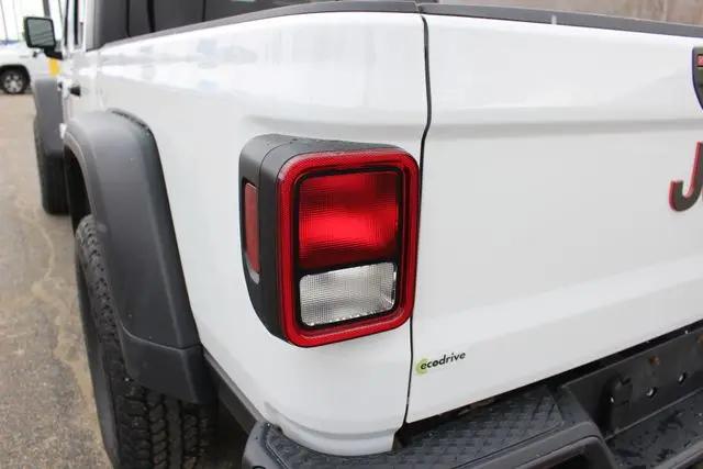 2023 Jeep Gladiator Sport