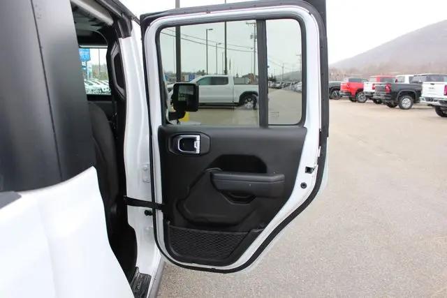 2023 Jeep Gladiator Sport