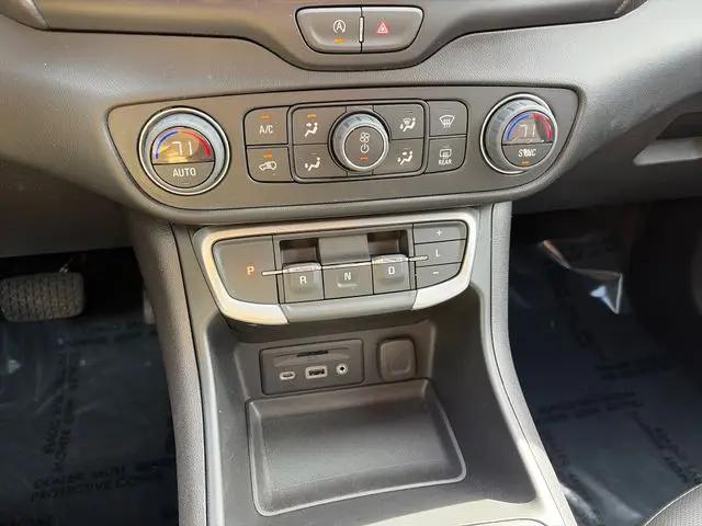 2023 GMC Terrain FWD SLT