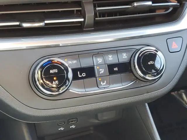 2024 Buick NV Preferred FWD
