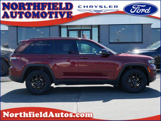 2025 Jeep Grand Cherokee Altitude 4x4 for sale in Northfield, MN