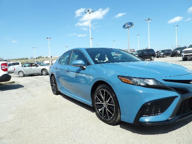 2024 Toyota Camry SE