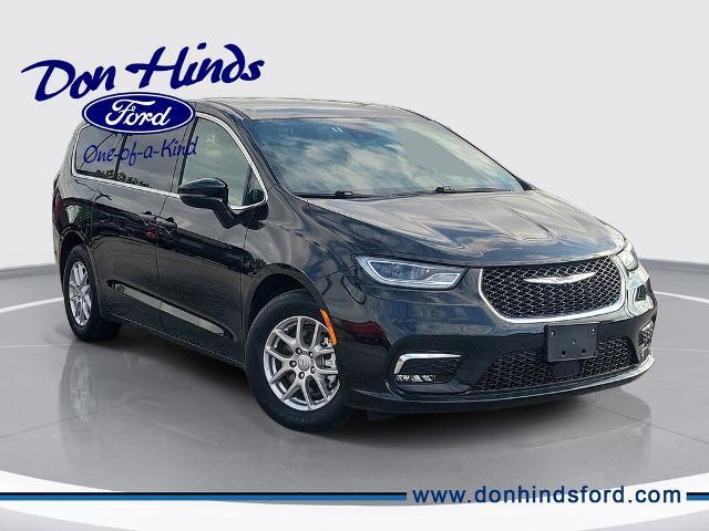 2025 Chrysler Pacifica Select for sale in Fishers, IN