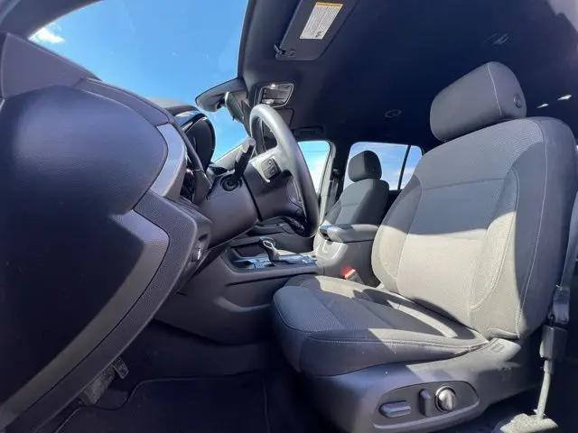 2023 Chevrolet Traverse FWD LT Cloth