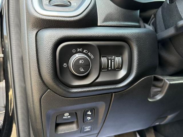 2019 Ram 1500 Laramie Crew Cab 4x4 5'7" Box