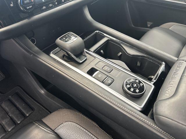 2025 Nissan Pathfinder SL 4WD