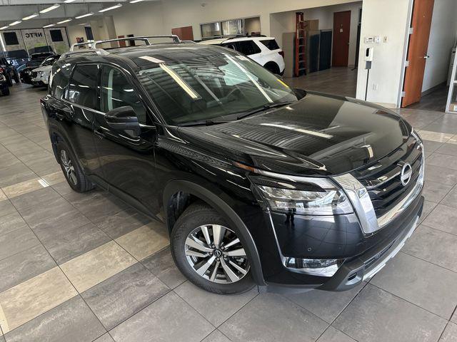 2025 Nissan Pathfinder SL 4WD