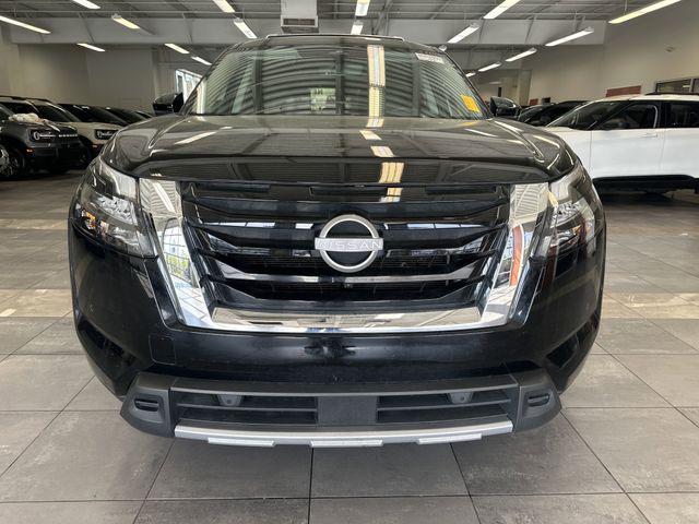 2025 Nissan Pathfinder SL 4WD