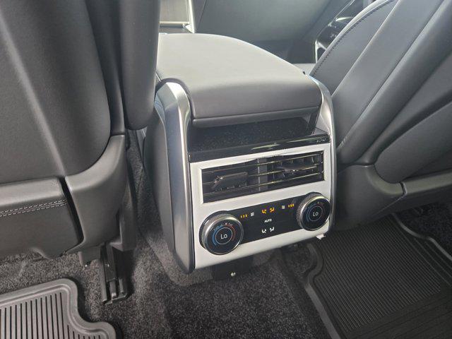 2026 Land Rover Range Rover P400 SE