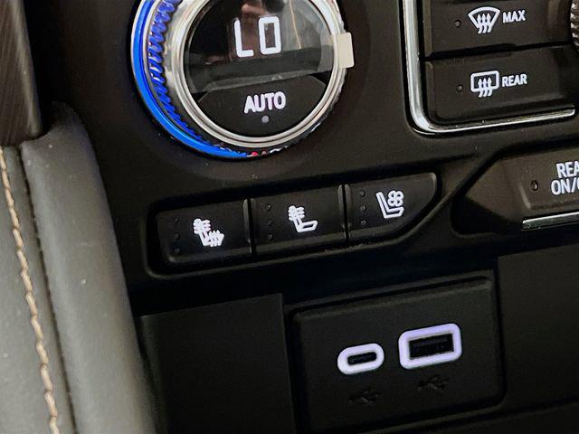 2024 GMC Yukon 4WD AT4