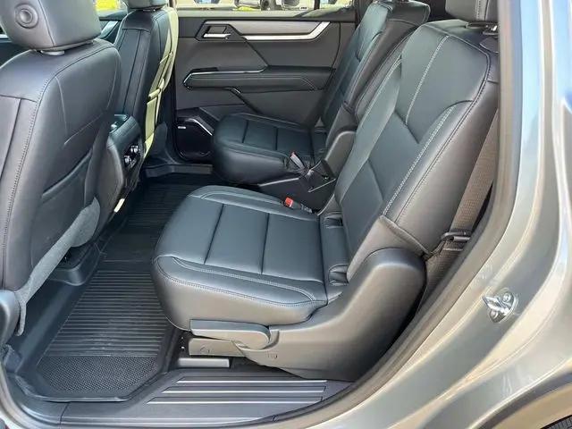 2026 GMC Acadia Elevation FWD