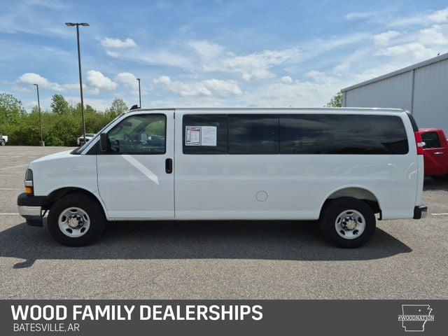 2025 Chevrolet Express Passenger RWD 3500 Extended Wheelbase LT