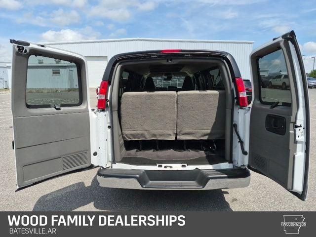 2025 Chevrolet Express Passenger RWD 3500 Extended Wheelbase LT