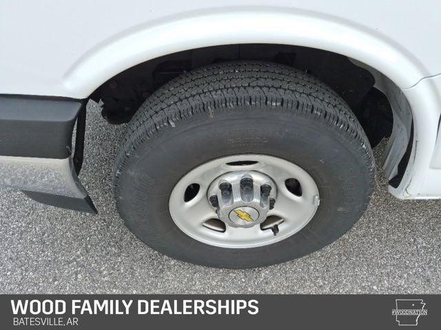 2025 Chevrolet Express Passenger RWD 3500 Extended Wheelbase LT