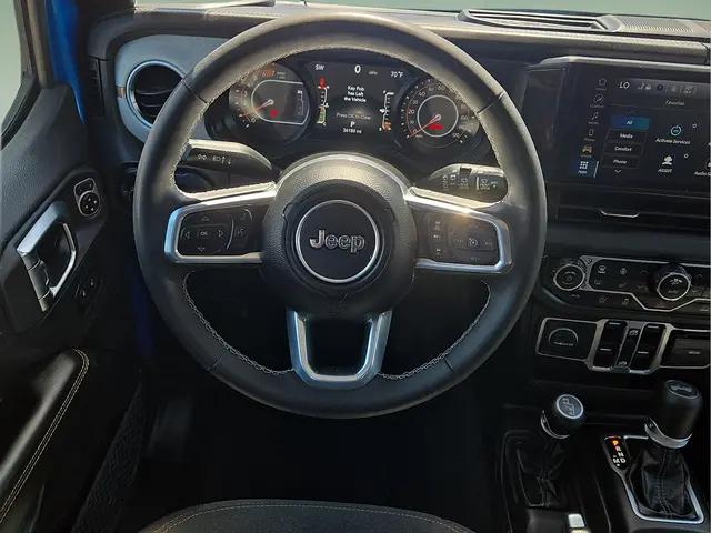 2025 Jeep Wrangler 4-Door Sahara 4x4