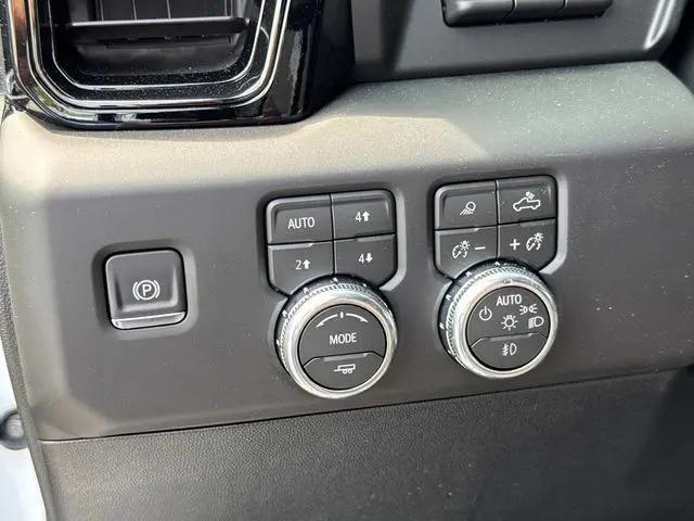 2026 GMC Sierra 2500HD Crew Cab, Standard Bed, AT4, 4WD