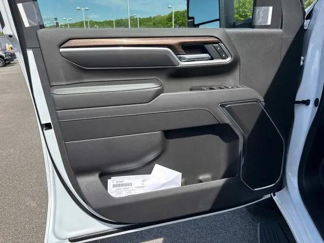 2026 Chevrolet Silverado 2500HD Crew Cab, Standard Bed, LT, 4WD