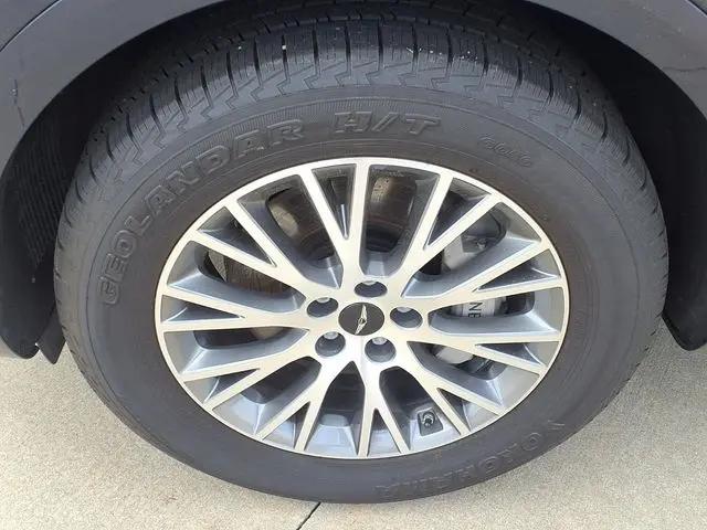 2025 Genesis GV80 2.5T Standard AWD