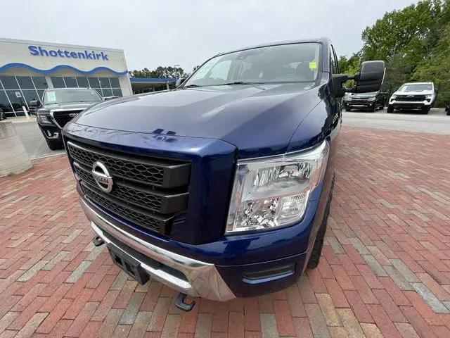 2022 Nissan Titan XD Crew Cab SV 4x4