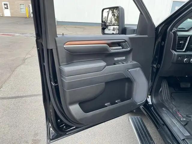 2025 GMC Sierra 1500 4WD Crew Cab Short Box Denali