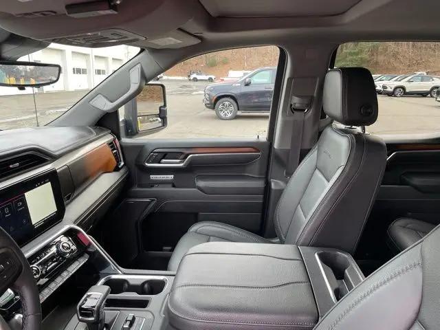 2025 GMC Sierra 1500 4WD Crew Cab Short Box Denali