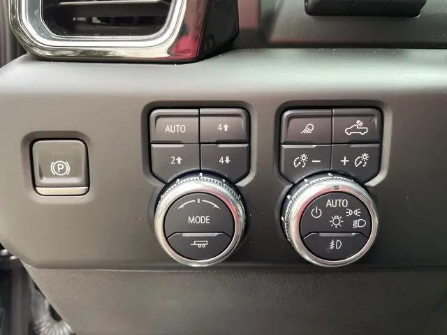 2025 GMC Sierra 1500 4WD Crew Cab Short Box Denali