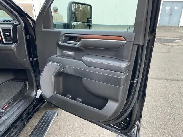 2025 GMC Sierra 1500 4WD Crew Cab Short Box Denali