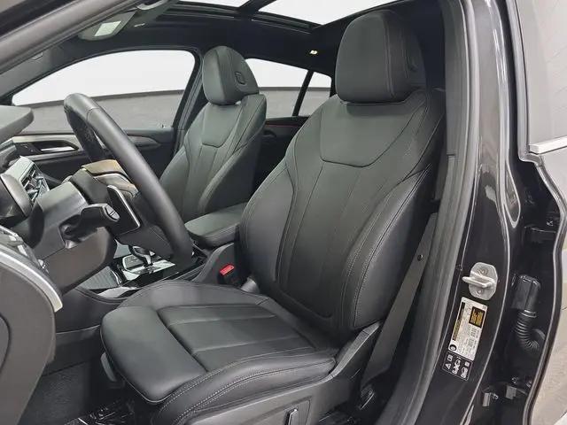 2025 BMW X4 xDrive30i